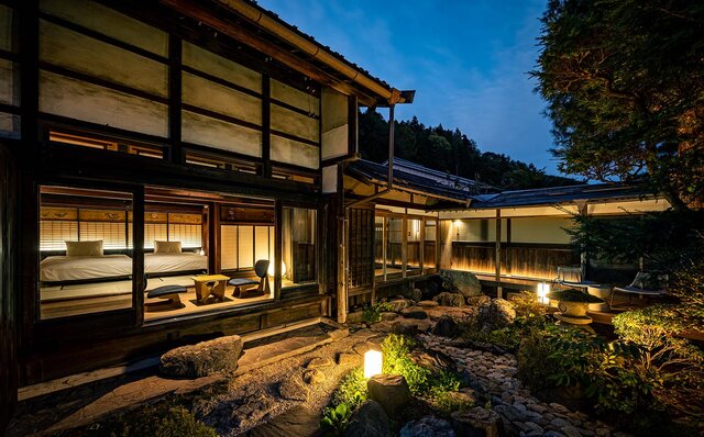日本酒LOVER必見！　復活酒蔵併設の個性派宿で一夜を過ごす、唯一無二の体験「BYAKU Narai」｜TRAVEL