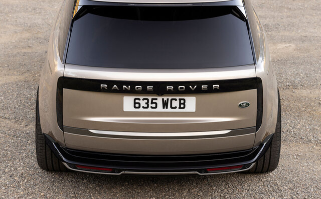 Test Drive of the New Range Rover—A Truly World-Class Luxury SUV | Land Rover Test Drive of the New Range Rover—A Truly World-Class Luxury SUV | Land Rover