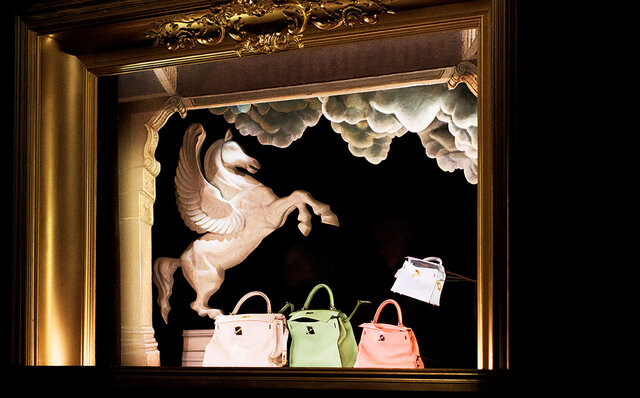 Experience Hermès's Playfulness and Lightness at the Hermès Theater "The Workshop of Lightness." World Premiere in Tokyo Midtown | HERMÈS