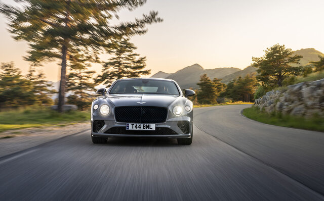 走りも、見た目もスポーティに進化したコンチネンタルGT SとGTC Sが誕生｜Bentley