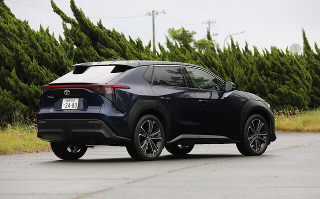 Test Drive of the bZ4X and Solterra, the SUV-type BEVs jointly developed by Toyota and Subaru. What are the differences in their ride quality? | TOYOTA SUBARU