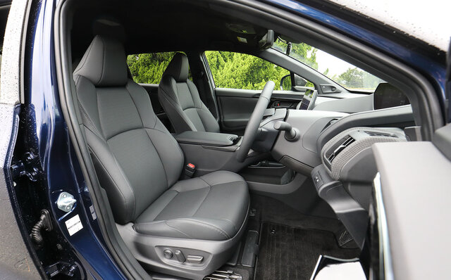 Test Drive of the bZ4X and Solterra, the SUV-type BEVs jointly developed by Toyota and Subaru. What are the differences in their ride quality? | TOYOTA SUBARU