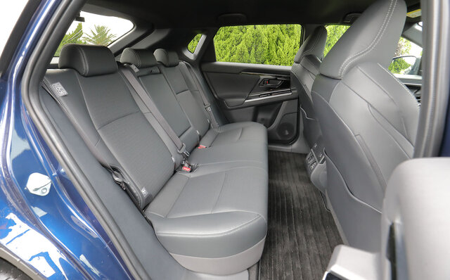 Test Drive of the bZ4X and Solterra, the SUV-type BEVs jointly developed by Toyota and Subaru. What are the differences in their ride quality? | TOYOTA SUBARU