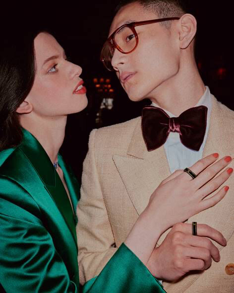 Luxury fashion meets cutting-edge technology. "GUCCI x OURA" launches | GUCCI