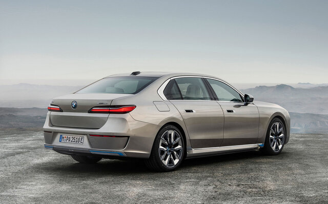 BMW's flagship sedan, the new 7 Series, goes on sale—the first BEV, the i7, is also in the lineup | BMW