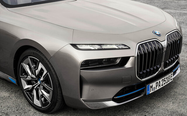 BMW's flagship sedan, the new 7 Series, goes on sale—the first BEV, the i7, is also in the lineup | BMW