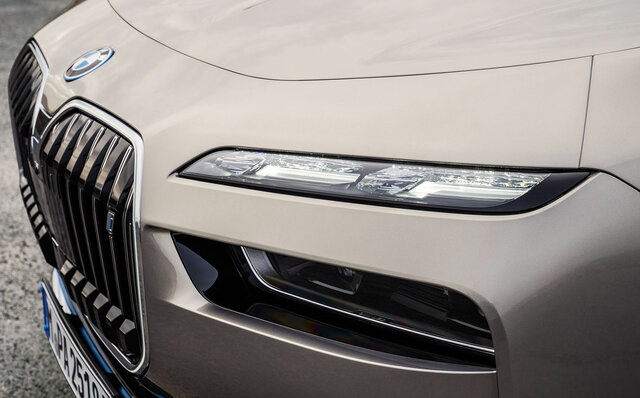 BMW's flagship sedan, the new 7 Series, goes on sale—the first BEV, the i7, is also in the lineup | BMW