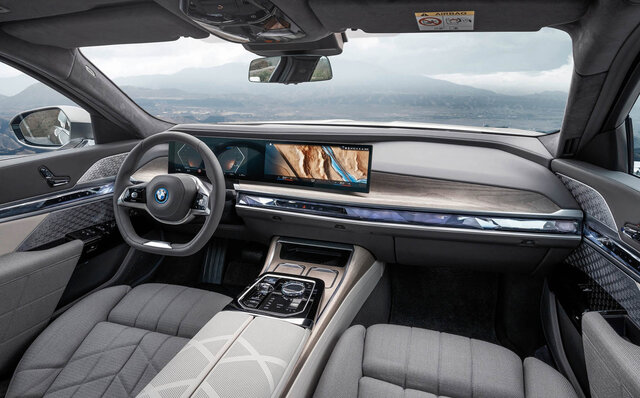 BMW's flagship sedan, the new 7 Series, goes on sale—the first BEV, the i7, is also in the lineup | BMW