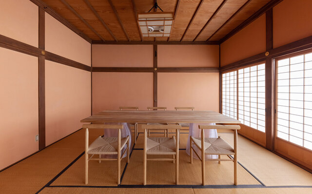 A special time at a renowned temple with 550 years of history. A telework space renovated within Jonan Betsuin Zentoku-ji Temple.｜Travel