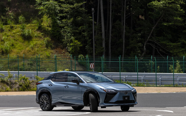 Test Drive: Lexus RZ Prototype with Steer-by-Wire – Effortless Steering Without Hand-Over | LEXUS