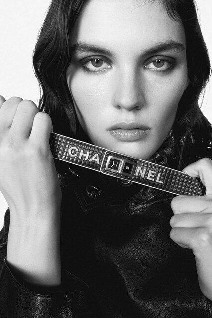 “CHANEL”のロゴが主役！「シャネル ウォンテッド カプセル コレクション」｜CHANEL