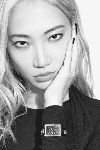 “CHANEL”のロゴが主役！「シャネル ウォンテッド カプセル コレクション」｜CHANEL
