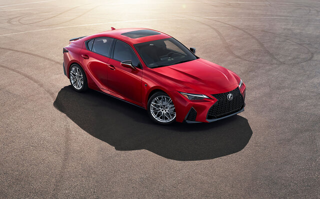 Equipped with a 481-hp 5.0-liter V8 Engine – The IS500 Arrives in Japan | LEXUS
