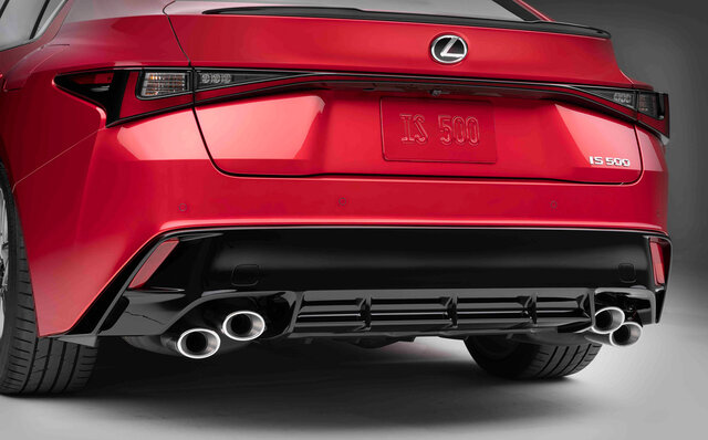 Equipped with a 481-hp 5.0-liter V8 Engine – The IS500 Arrives in Japan | LEXUS
