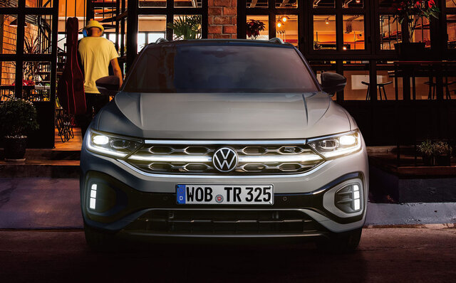 Tロックが初マイナーチェンジ。ハイパフォーマンスモデル「R」も日本初導入｜Volkswagen