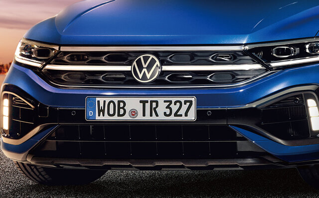 Tロックが初マイナーチェンジ。ハイパフォーマンスモデル「R」も日本初導入｜Volkswagen