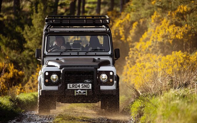 The previous generation Defender is reborn! A limited edition of only 25 vehicles worldwide, clad in camouflage | Land Rover