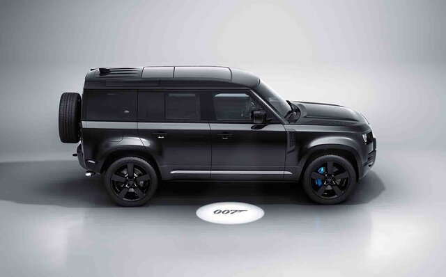 『007／ノー・タイム・トゥ・ダイ』に登場したディフェンダーがチャリティオークションに！｜Jaguar Land Rover