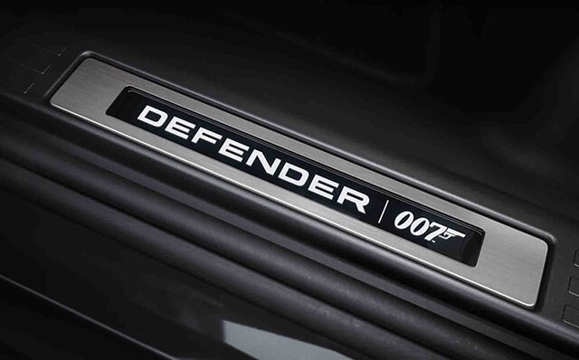 『007／ノー・タイム・トゥ・ダイ』に登場したディフェンダーがチャリティオークションに！｜Jaguar Land Rover
