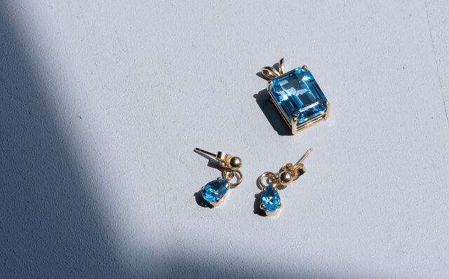 Adorn the season with sustainable vintage jewelry | chili