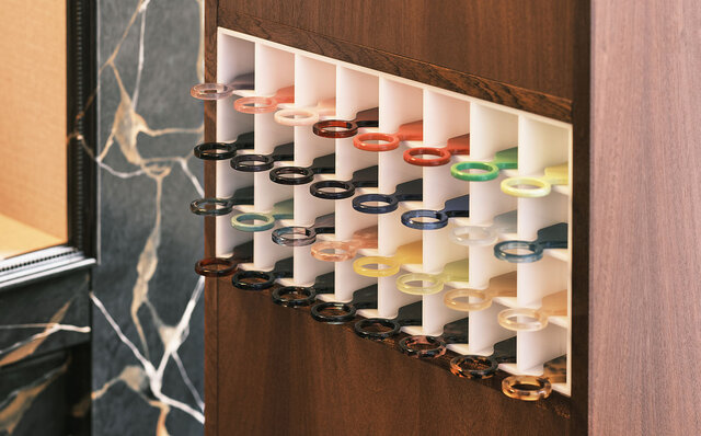 An innovative British eyewear brand. Special sale of a limited-edition model exclusive to their local shop: CUBITTS.