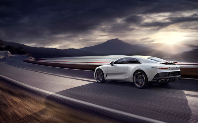 マリナーが手掛ける世界で18台限定の2シーターGT「バトゥール」を公開｜BENTLEY