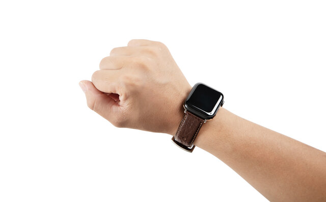 Add a touch of quality with Japanese oil-tanned leather that beautifully ages over time. "Leather Band for Apple Watch" | TSUCHIYA-KABAN