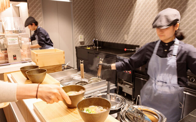 「大阪」の人情下町テーマパーク。そして浪速キュイジーヌで食い倒れ！｜TRAVEL