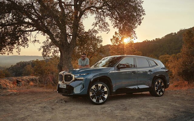 BMW M史上最強パワーを誇るPHEVモデル──BMW「XM」がデビュー｜BMW