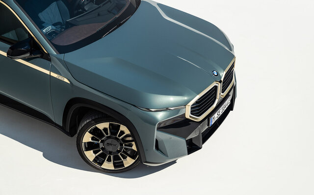 BMW M史上最強パワーを誇るPHEVモデル──BMW「XM」がデビュー｜BMW