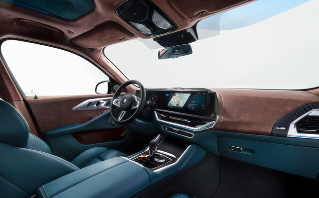 BMW M史上最強パワーを誇るPHEVモデル──BMW「XM」がデビュー｜BMW