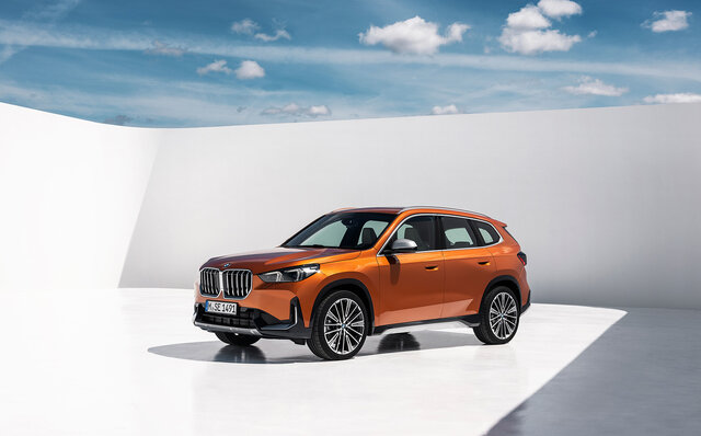 航続距離465kmのBEVもラインアップ──新型BMW「X1」がデビュー｜BMW