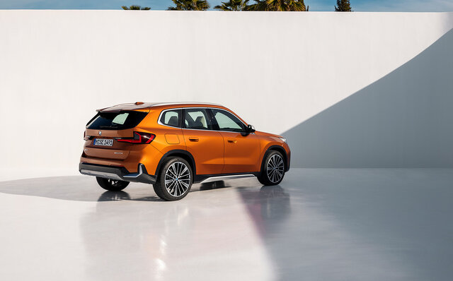 航続距離465kmのBEVもラインアップ──新型BMW「X1」がデビュー｜BMW