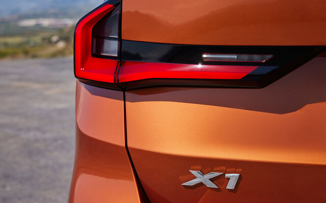 航続距離465kmのBEVもラインアップ──新型BMW「X1」がデビュー｜BMW
