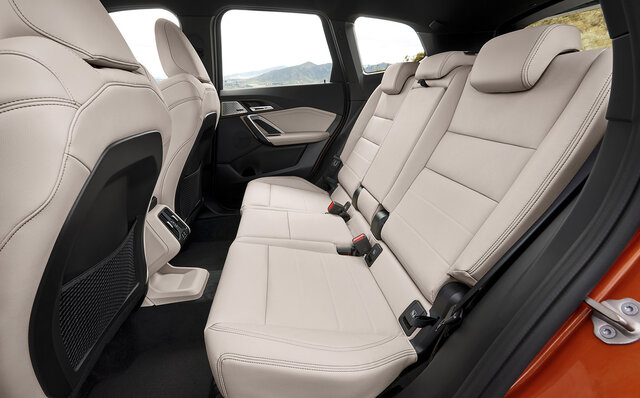 航続距離465kmのBEVもラインアップ──新型BMW「X1」がデビュー｜BMW