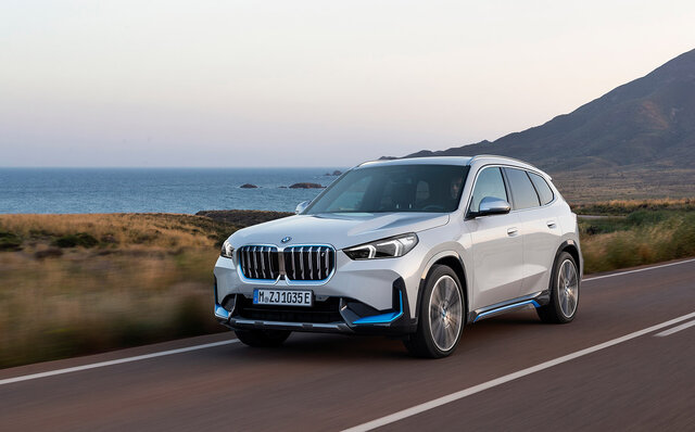 航続距離465kmのBEVもラインアップ──新型BMW「X1」がデビュー｜BMW
