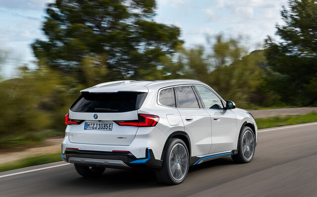 航続距離465kmのBEVもラインアップ──新型BMW「X1」がデビュー｜BMW
