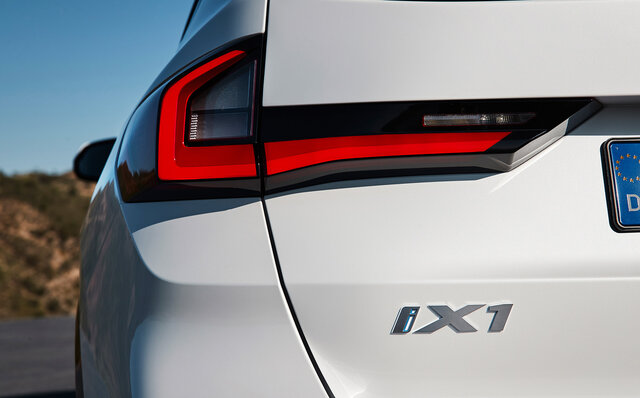 航続距離465kmのBEVもラインアップ──新型BMW「X1」がデビュー｜BMW