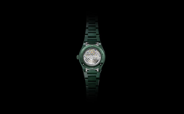 伝統的なグリーンを纏う「ロレアート グリーンセラミック アストンマーティン エディション」｜GIRARD-PERREGAUX