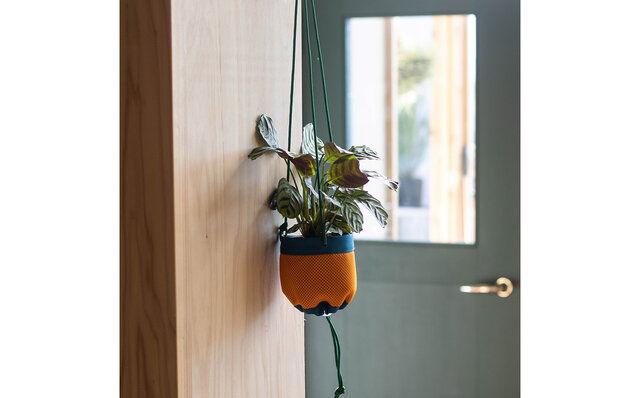 植物を吊るしてインテリアの一部に。使いやすいハンキングプランターを提案｜Araheam