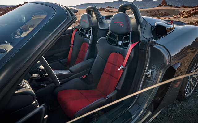 The 718 Spyder RS Debuts, the First Mid-Engined Spider with a Heart from the 911 GT3 | Porsche