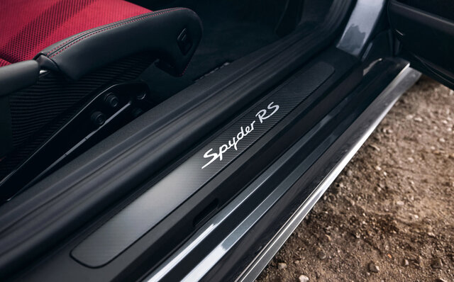 The 718 Spyder RS Debuts, the First Mid-Engined Spider with a Heart from the 911 GT3 | Porsche