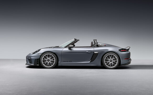 The 718 Spyder RS Debuts, the First Mid-Engined Spider with a Heart from the 911 GT3 | Porsche