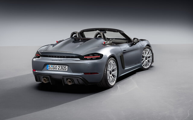 The 718 Spyder RS Debuts, the First Mid-Engined Spider with a Heart from the 911 GT3 | Porsche