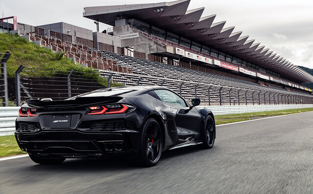公道を走るレーシングマシン──コルベットの高性能スペシャルマシン「Z06」を日本初披露｜Chevrolet