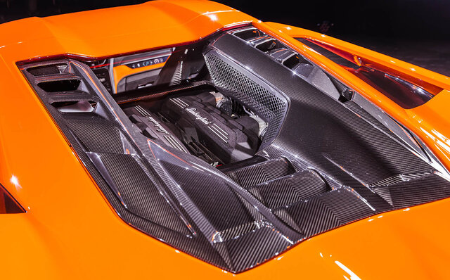 Lamborghini's First PHEV Flagship, the Revuelto, Makes its Japan Premiere | Lamborghini