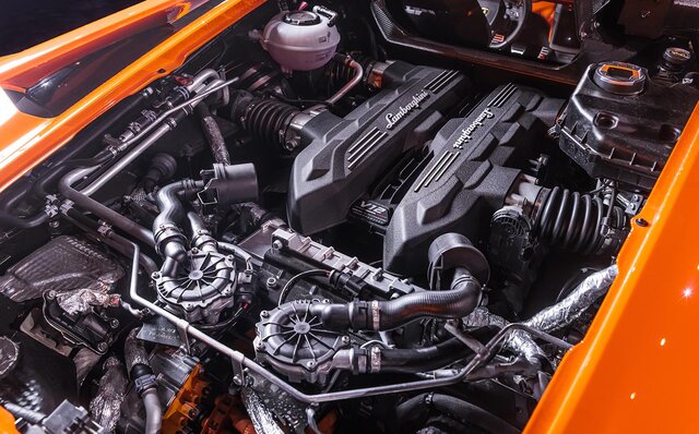 Lamborghini's First PHEV Flagship, the Revuelto, Makes its Japan Premiere | Lamborghini