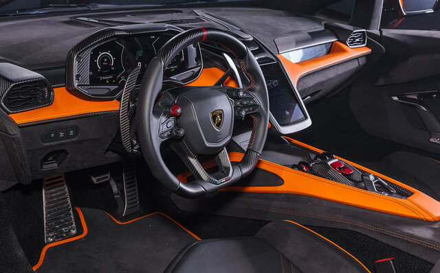 Lamborghini's First PHEV Flagship, the Revuelto, Makes its Japan Premiere | Lamborghini