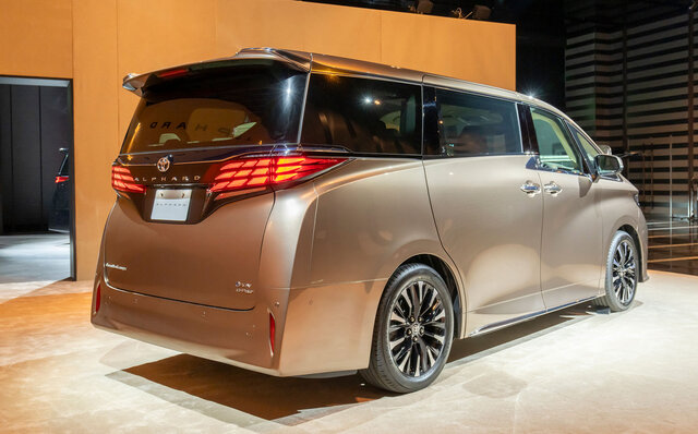 Toyota's flagship minivans, the Alphard and Vellfire, receive a full model change after eight years—achieving comfort comparable to luxury sedans | TOYOTA