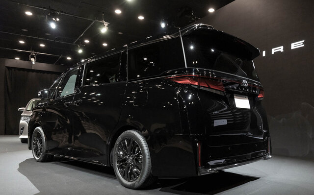 Toyota's flagship minivans, the Alphard and Vellfire, receive a full model change after eight years—achieving comfort comparable to luxury sedans | TOYOTA